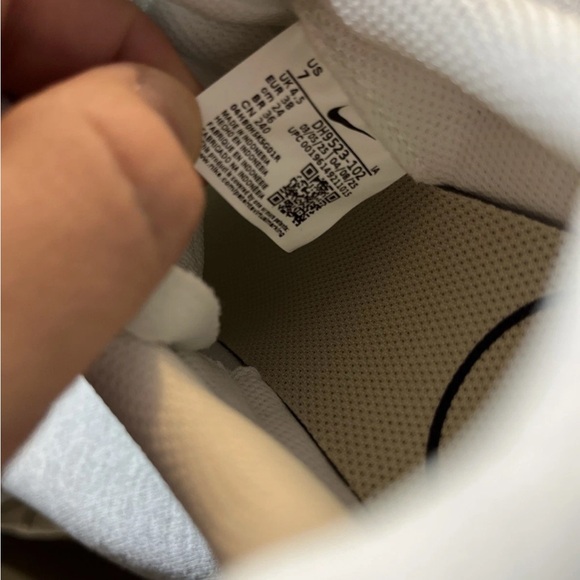 Nike Waffle Debut Sanddrift White Casual Sneakers Women's Shoe Size 7 DH9523 102 - Picture 10 of 11